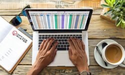 How Matte Lacquered Desks Transform Your Office From Dull – Office Furniture Dubai